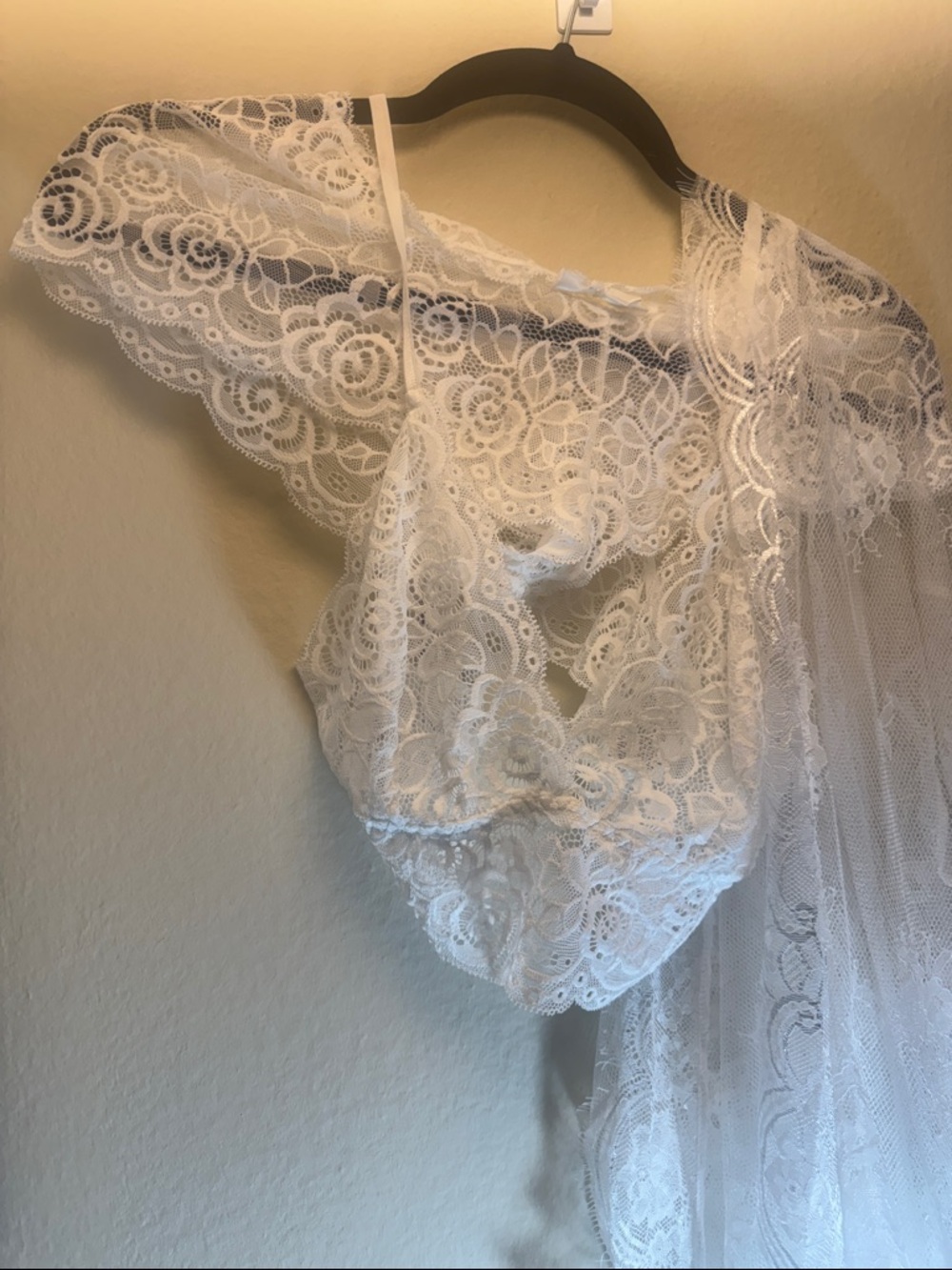 White Lace Sheer Robe and Bralette Set - Picture 10 of 10